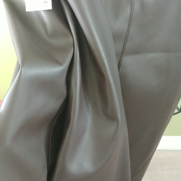 NWT "RD style" dress, size "L" 100% Polyurethine - Picture 7 of 12